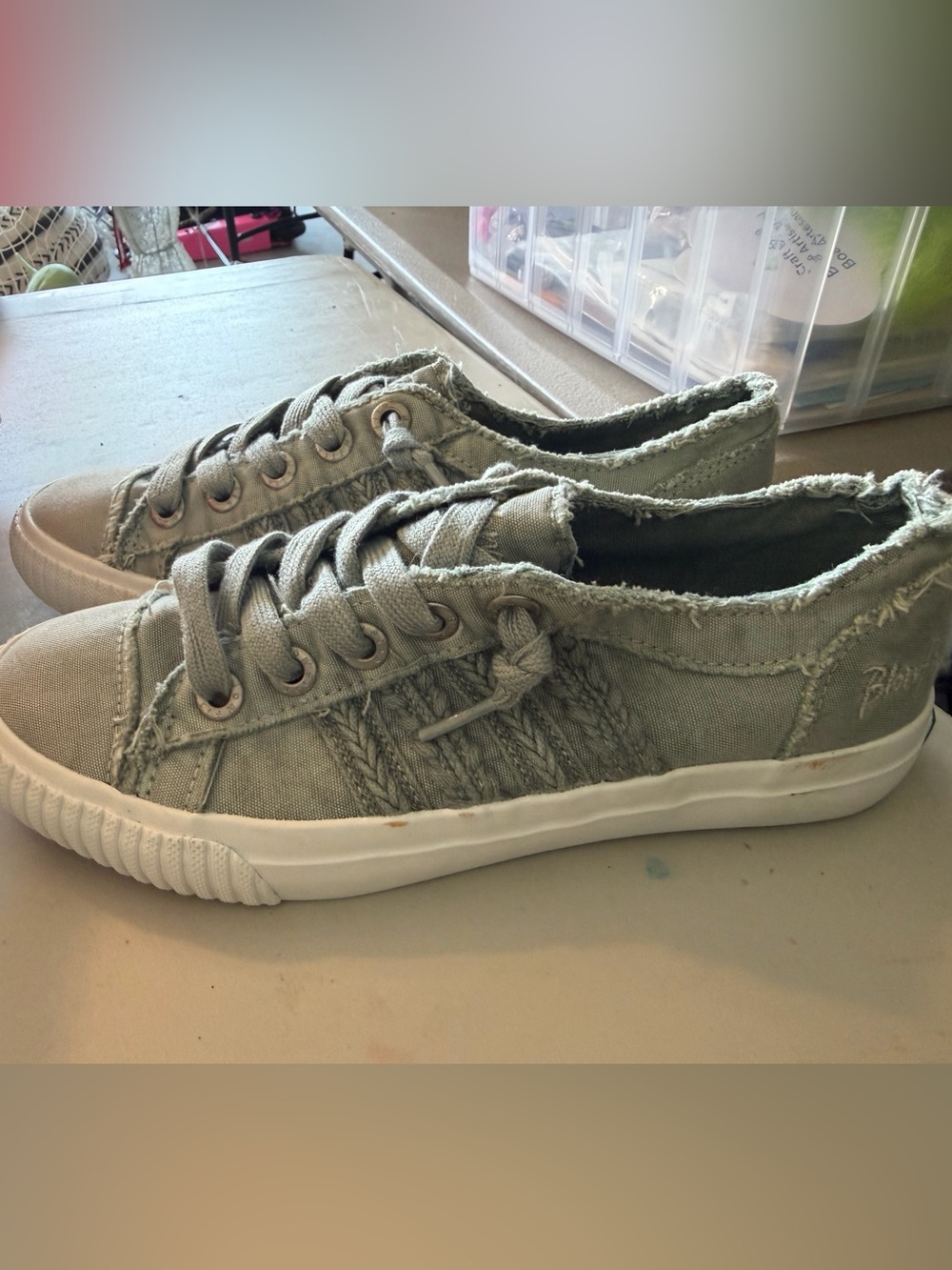Casual Canvas Lace-Up Sneakers in Olive Green